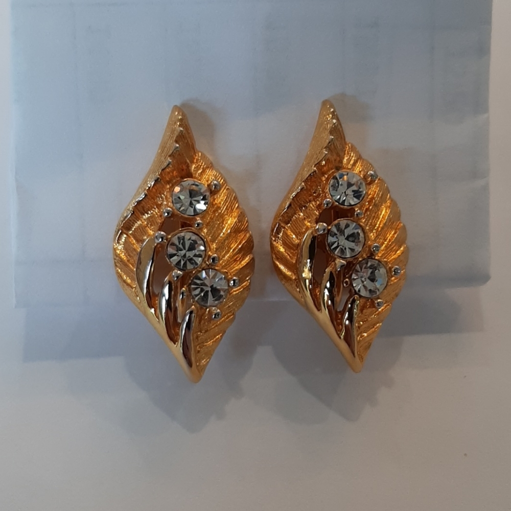 Vintage Clip On Earrings